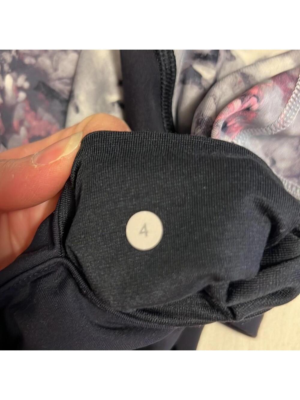 Lululemon If You’re Lucky Capri Size Four - Picture 8 of 9